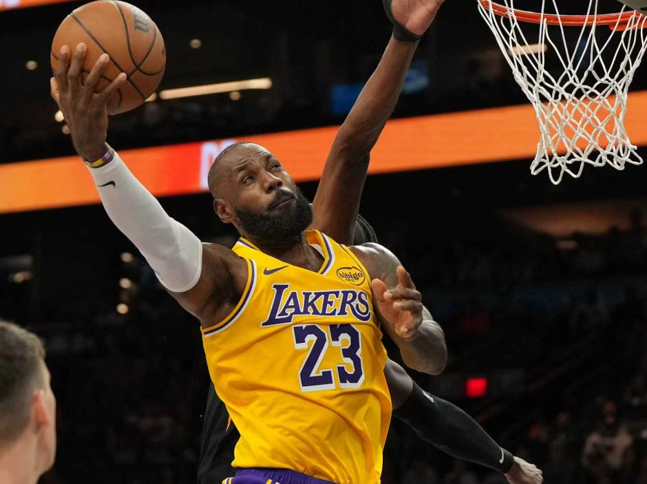 尽力局！25分钟轰23+6被迫打卡 41岁勒布朗0失误在场-18显悲凉