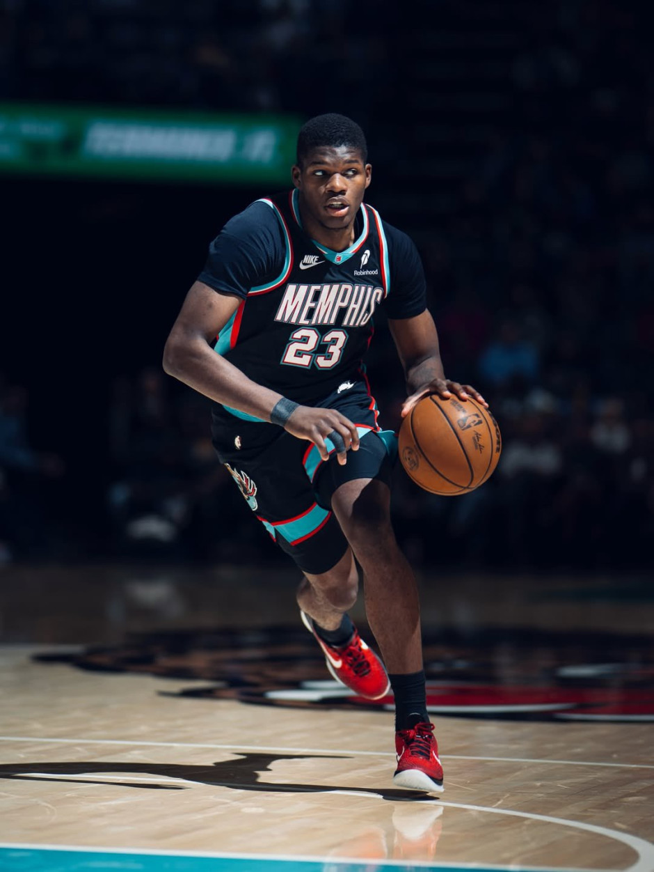 灰熊队塞德里克-考沃德哪个位置?答案：后卫