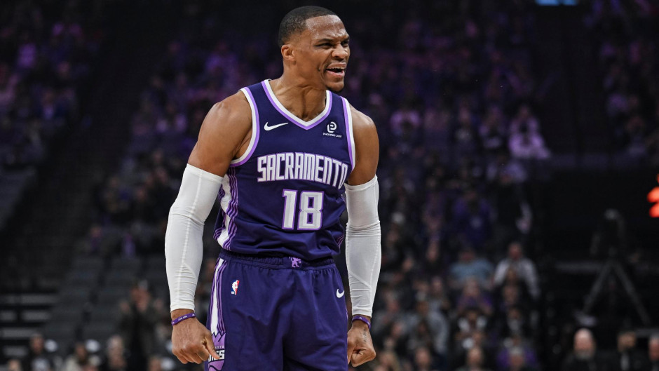 NBA官方：国王球员威斯布鲁克在昨日对阵活塞的比赛出现假摔行为，被处以2000美元的罚款