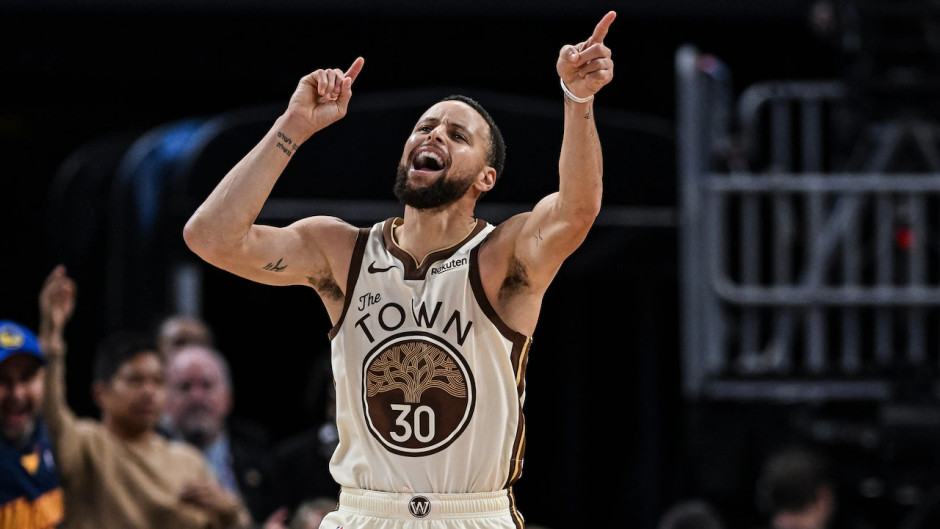 勇士主场力克独行侠！库里生涯NBA圣诞大战的总战绩更新为5胜7负