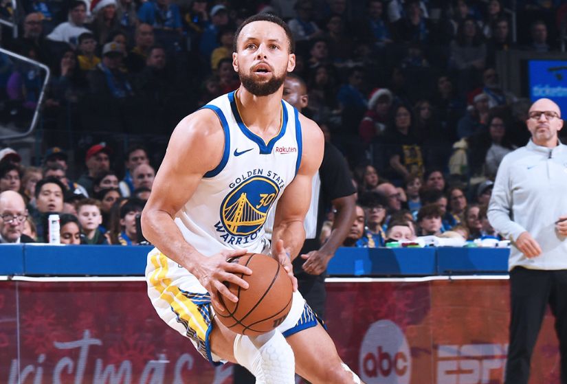 库里26000分创多项里程碑：神迹历史唯一 率勇士3连胜稳居西部前十