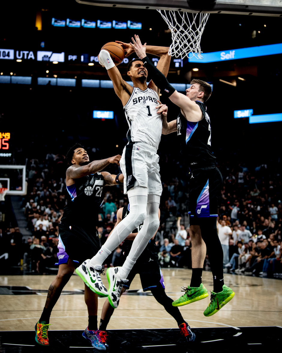 NBA常规赛-骑士vs马刺首发名单预测（12月30日）后卫线上对决！