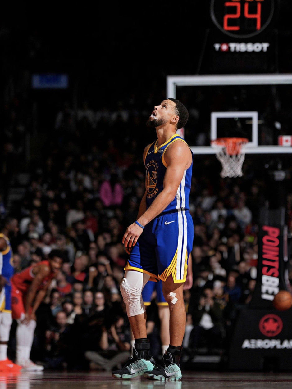 NBA回放全场录像高清：常规赛勇士vs猛龙（12月29日）库里空砍39分，猛龙终结勇士3连胜！