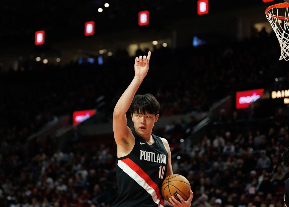 杨瀚森10分钟0分0板1助！中美球迷纷纷开炮：回G联赛吧 拓媒都失望了