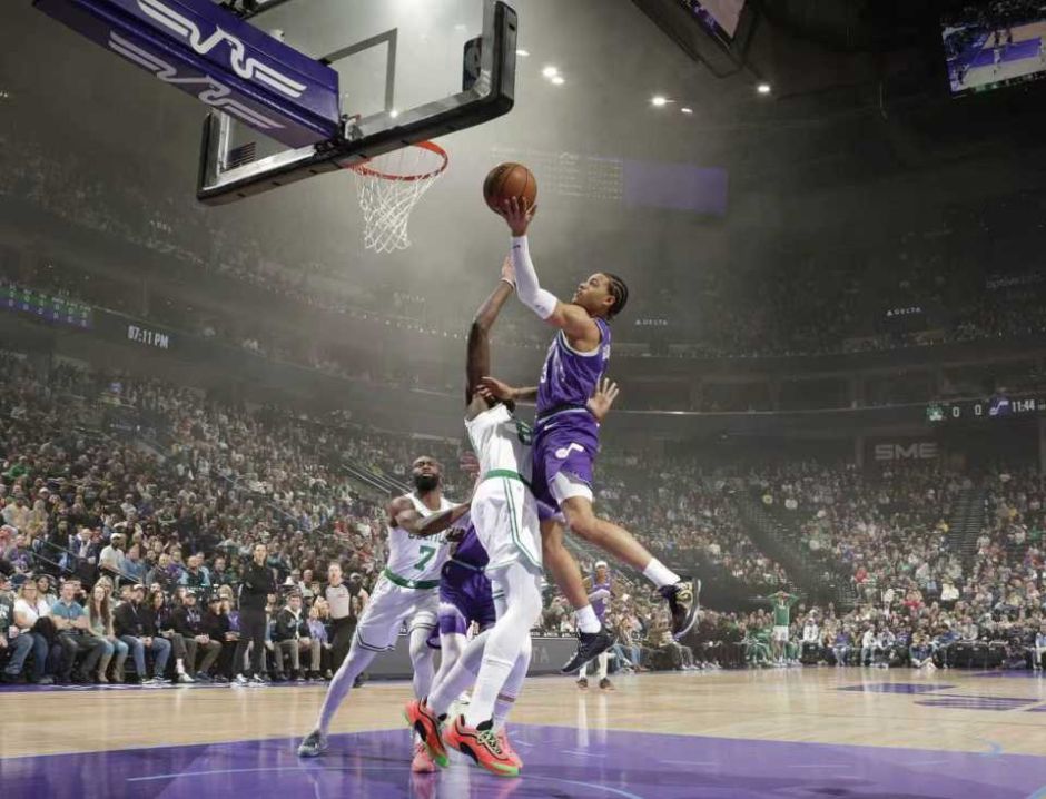 “火箭宿敌”养出新一哥!他苦熬3年翻身把歌唱 1成就比肩东契奇 “火箭宿敌”养出新一哥!他苦熬3年翻身把歌唱 1成就比肩东契奇