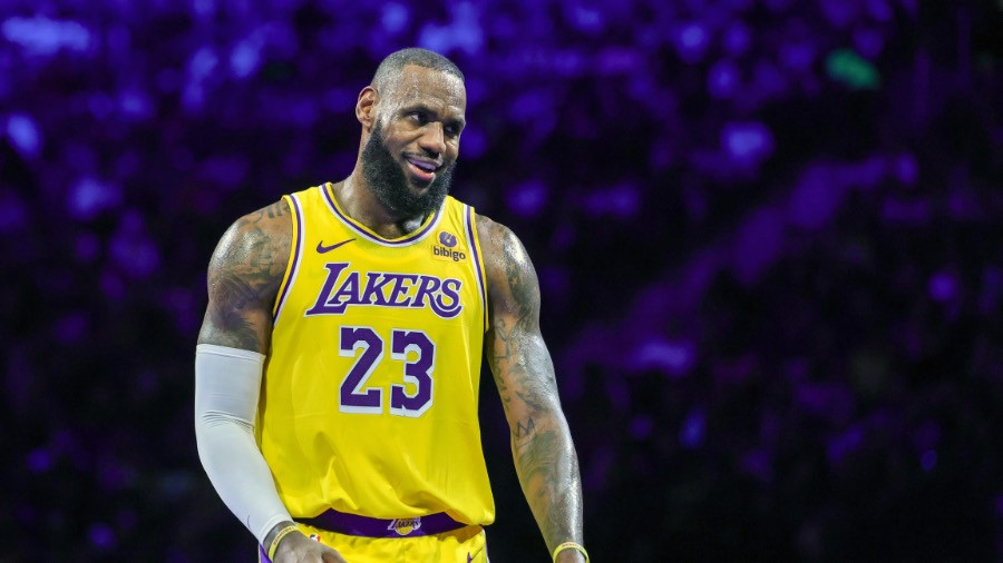 NBA常规赛湖人vs活塞 双方首发阵容出炉！詹姆斯生日之夜主场迎战活塞