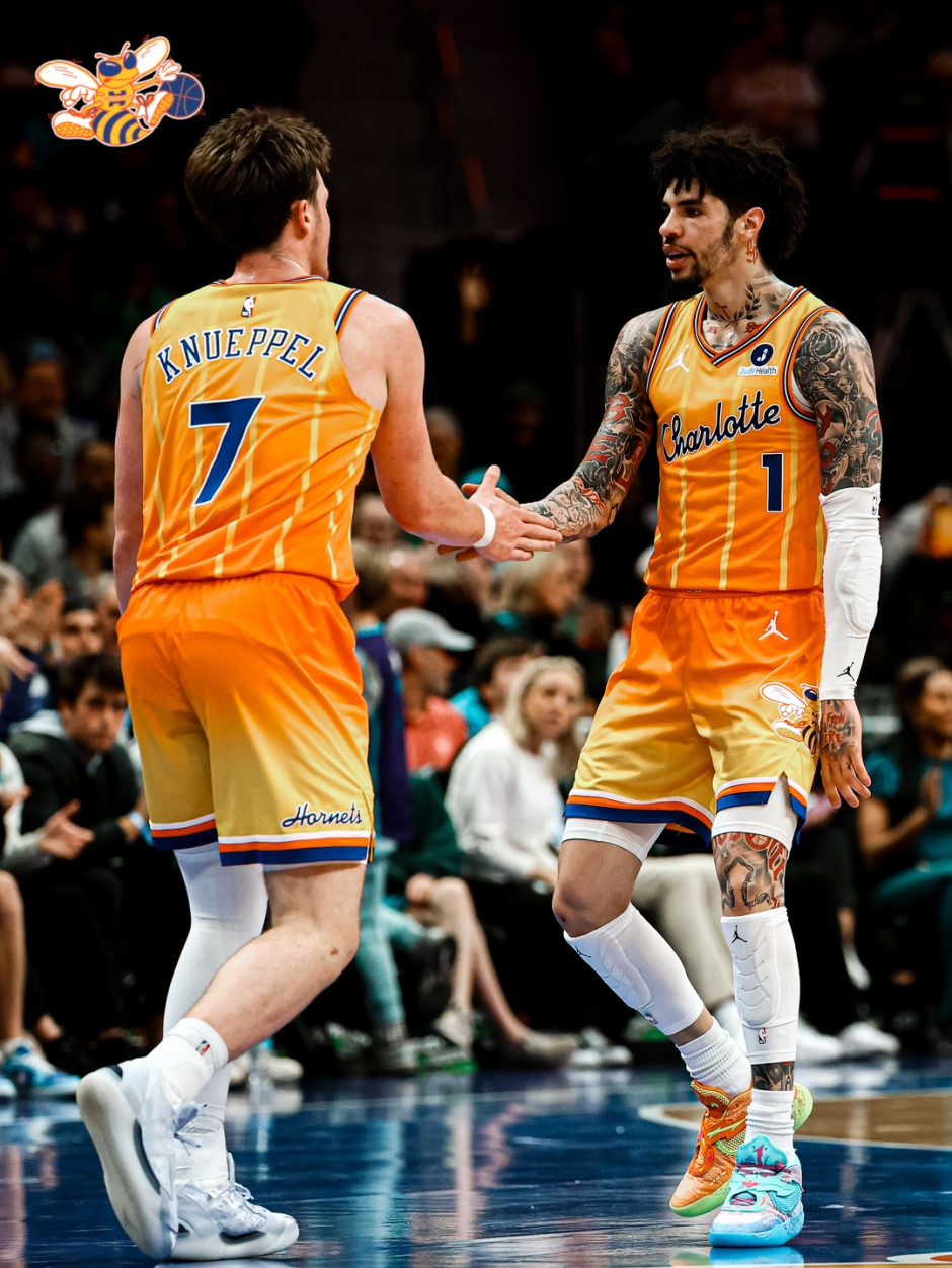 NBA常规赛-勇士vs黄蜂首发名单预测（1月1日）库里和三球的控卫交锋