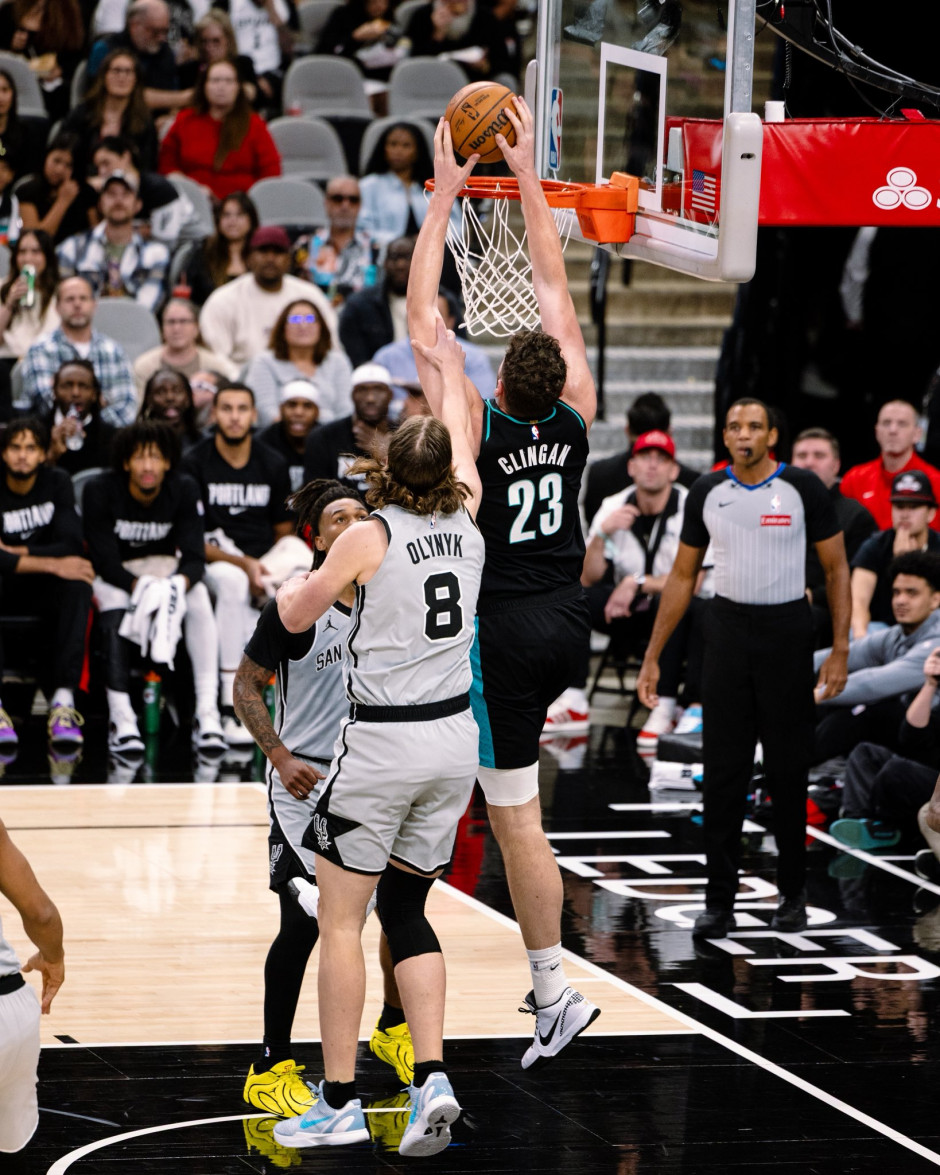 NBA常规赛-爵士vs开拓者伤病名单（1月6日）老将乐福轮休