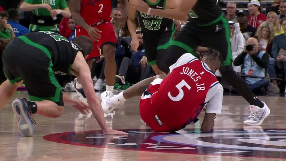 快船又遭重创!小琼斯确诊右膝内侧副韧带二级扭伤 预计至少休战六周 快船又遭重创!小琼斯确诊右膝内侧副韧带二级扭伤 预计至少休战六周