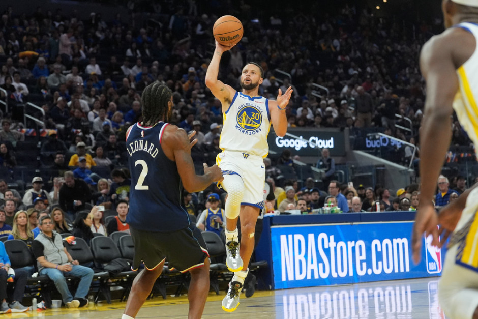 库里谈6犯离场：这种感觉太难受了，不过剩余的生涯里大概率不会再出现犯满离场的情况了