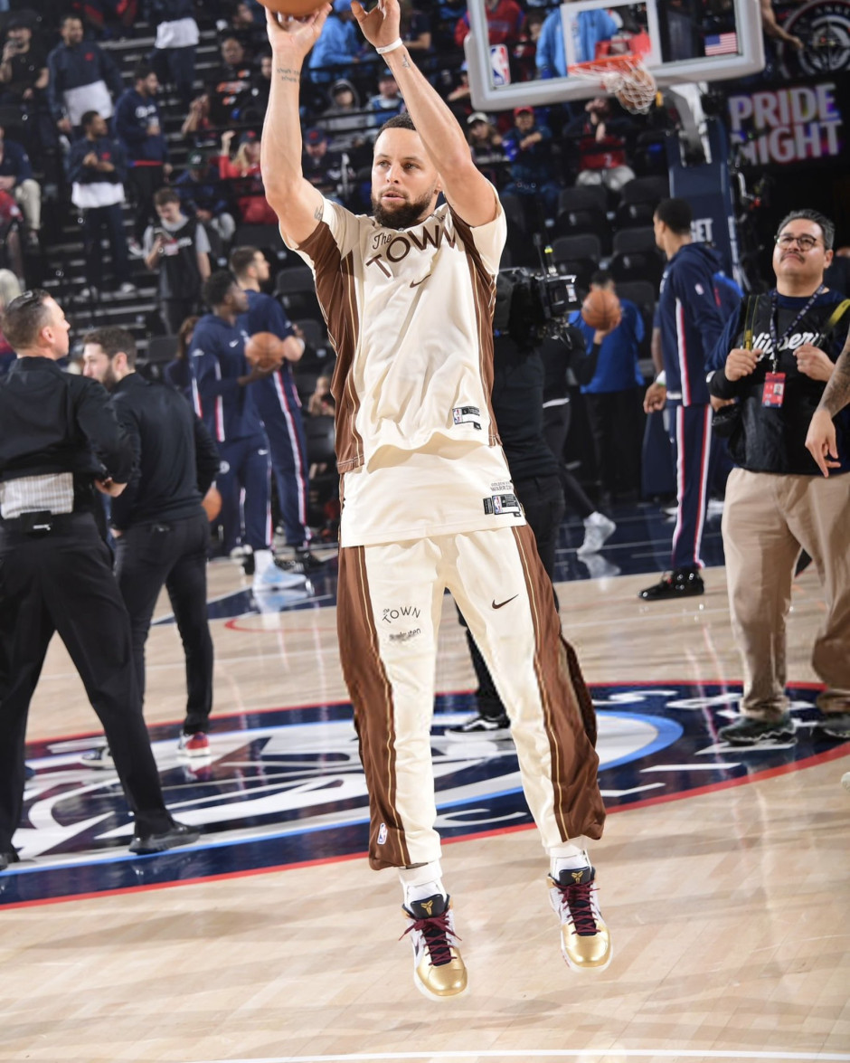 NBA常规赛录像回放完整版-勇士vs快船全场回放（1.6）库里六犯离场空砍27分