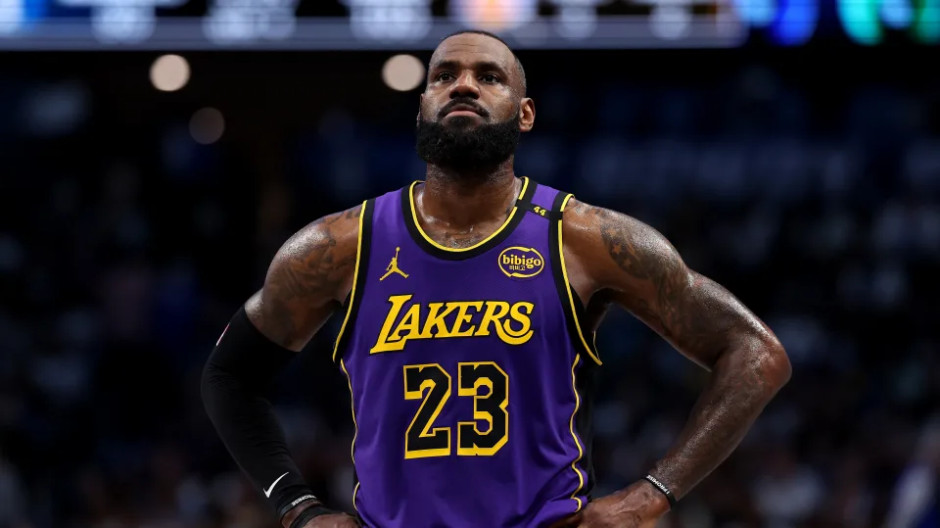 明日背靠背打马刺！詹姆斯：本赛季剩余的所有背靠背赛程，我是否出战都将处于待定状态