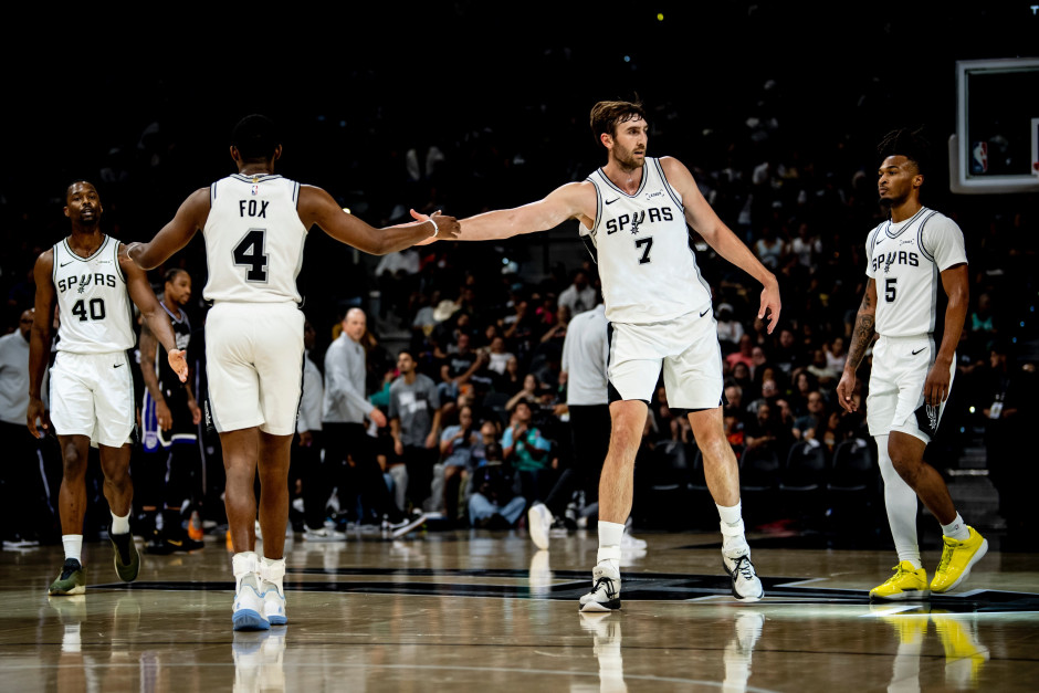 NBA常规赛-湖人vs马刺伤病名单（1月8日）文森特背部疼痛有望迎来复出