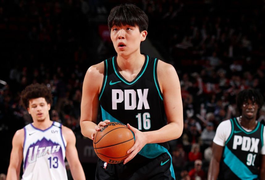 队记吐槽斯普利特用人:完全可以让杨瀚森多上几分钟 克林根打太久了 队记吐槽斯普利特用人:完全可以让杨瀚森多上几分钟 克林根打太久了