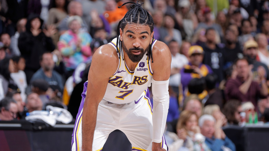 湖人主帅：文森特在因为下背部伤势缺席九场比赛后，本场比赛的出场时间将被控制在18分钟左右