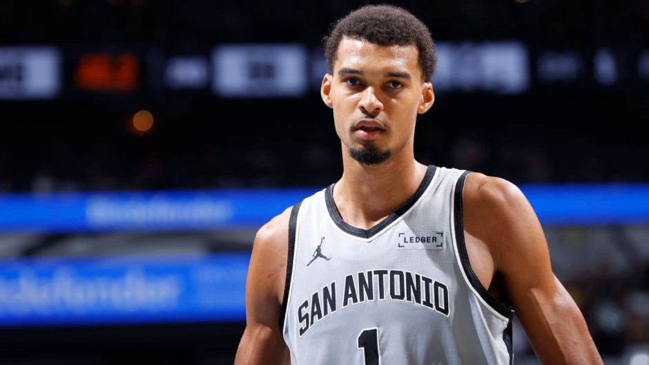 马刺主帅：我们希望慢慢提升文班亚马的出场时间，短期内他的出场时间不会达到40分钟