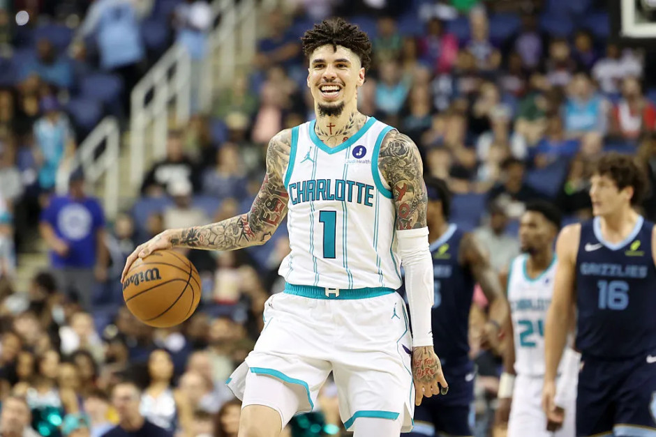 美记：拉梅洛·鲍尔预计至少会在黄蜂打完本赛季，布兰登·米勒与克尼佩尔被视作球队的未来核心