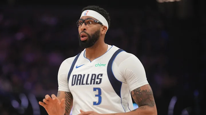 Shams:独行侠目前正与多支球队重启关于戴维斯的交易谈判 Shams:独行侠目前正与多支球队重启关于戴维斯的交易谈判