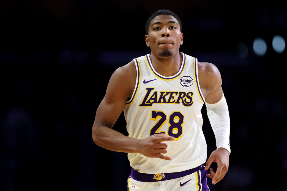 美记：在交易截止日来临之前，湖人对于交易八村塁的态度变得前所未有的开放