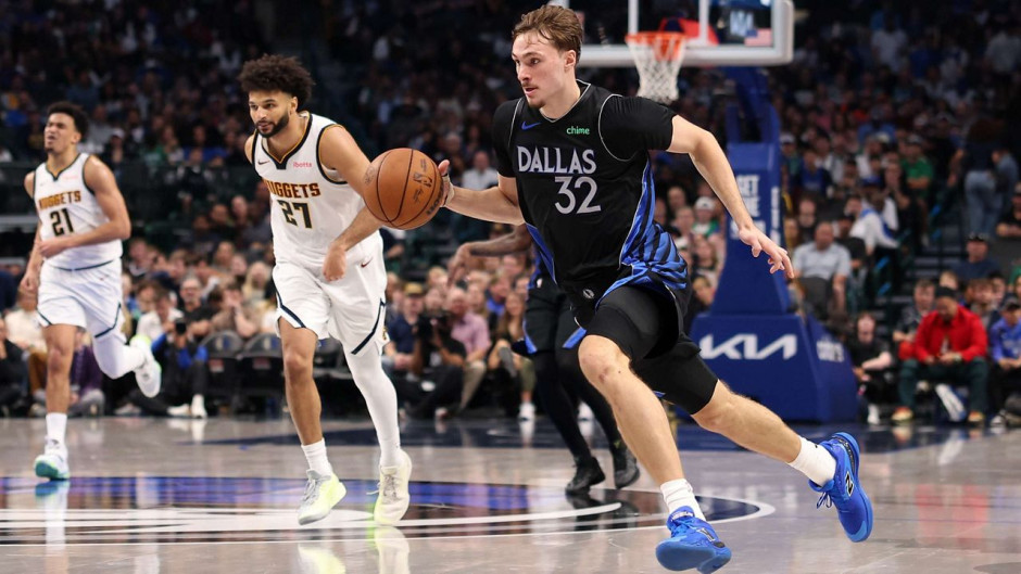 独行侠主帅：弗拉格连续两场比赛都扭伤了脚踝，医疗团队决定让他下半场休战