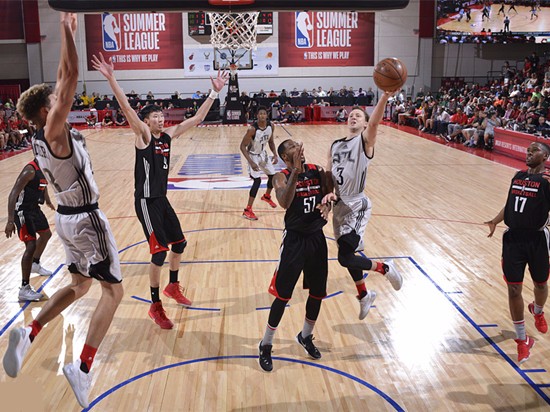 【NBA精彩录像回放 火箭vs老鹰】周琦5分8板3抢断 火箭86-92老鹰收官