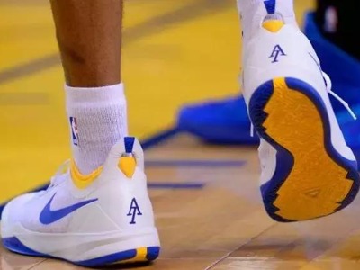 NBA球鞋趣事：球星3场比赛换一双鞋，为何巨星舍不得送鞋垫