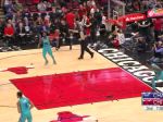 【NBA集錦】打架兄弟從不認慫 波蒂斯硬懟防守兇狠隔扣