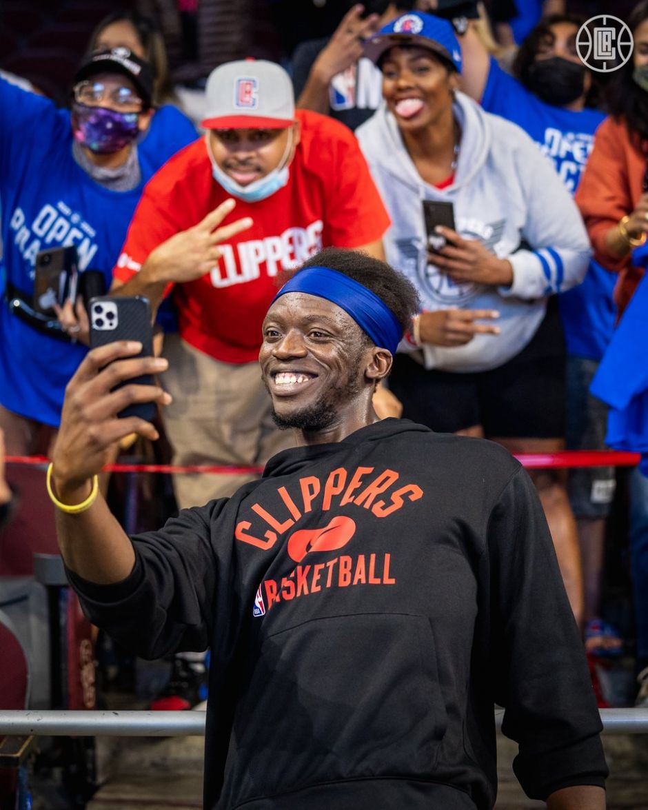 Nothin' but love for ClipperNation. 👏
