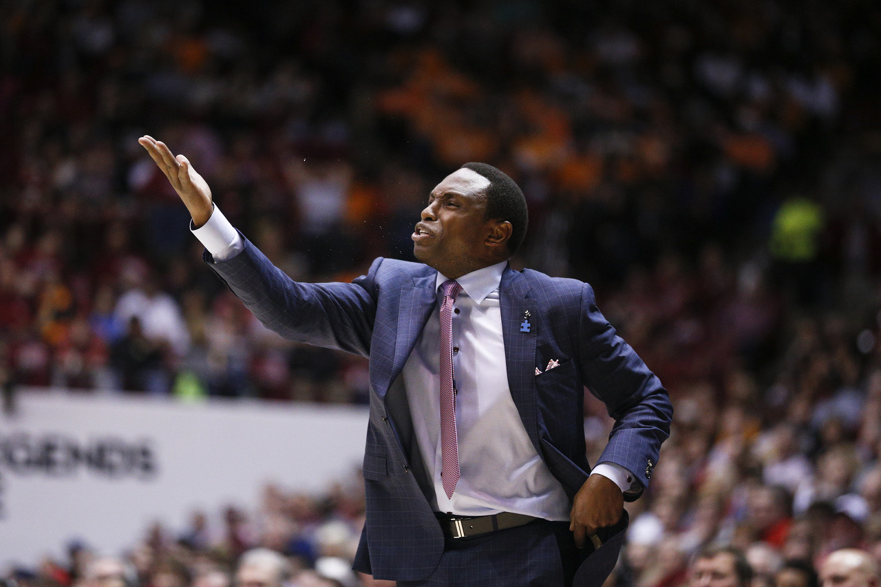 名记小将军埃弗里约翰逊将与大学买断成骑士潜在主帅人选